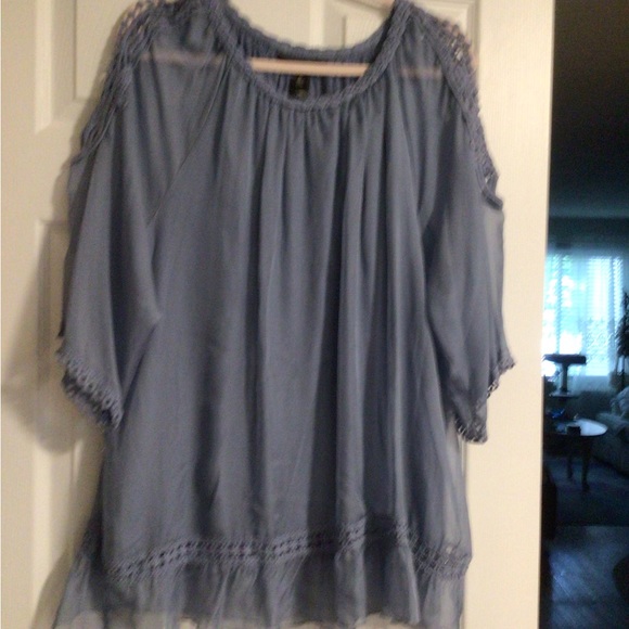 Periwinkle Top - Picture 3 of 4